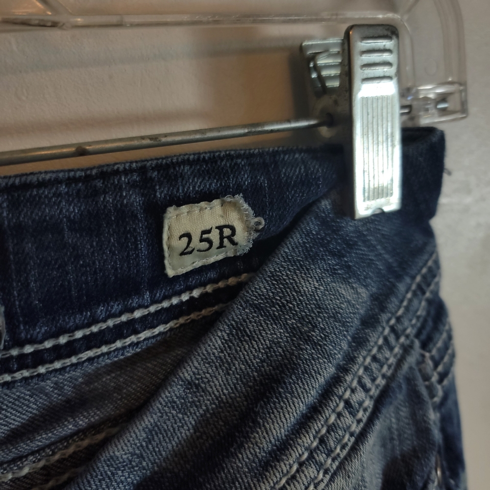 BKE Stella Low Rise Distressed Straight Leg Jeans - Picture 10 of 15